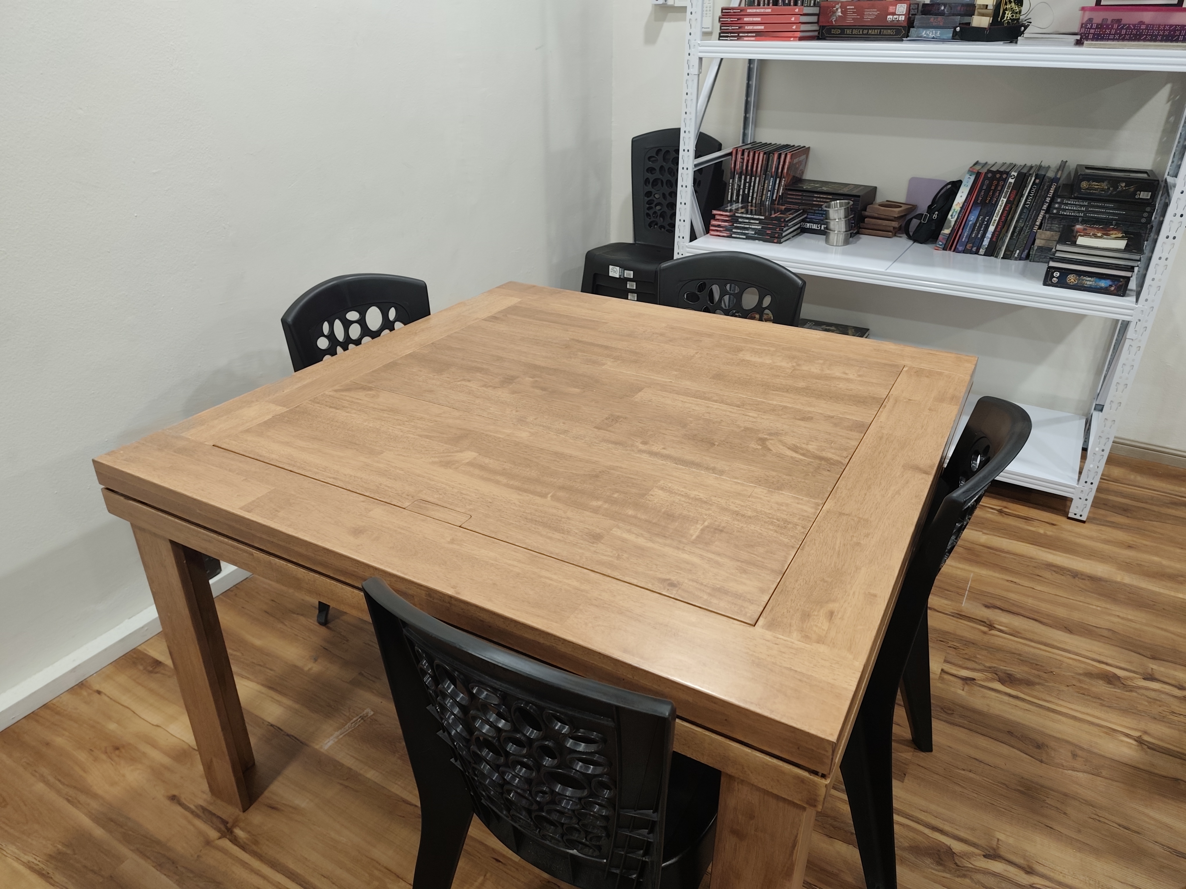 Public Gaming Table